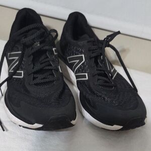 New Balance Fresh Foam 680v7 M680LB7 Black/Star Glo 2021 SIZE: 10.5